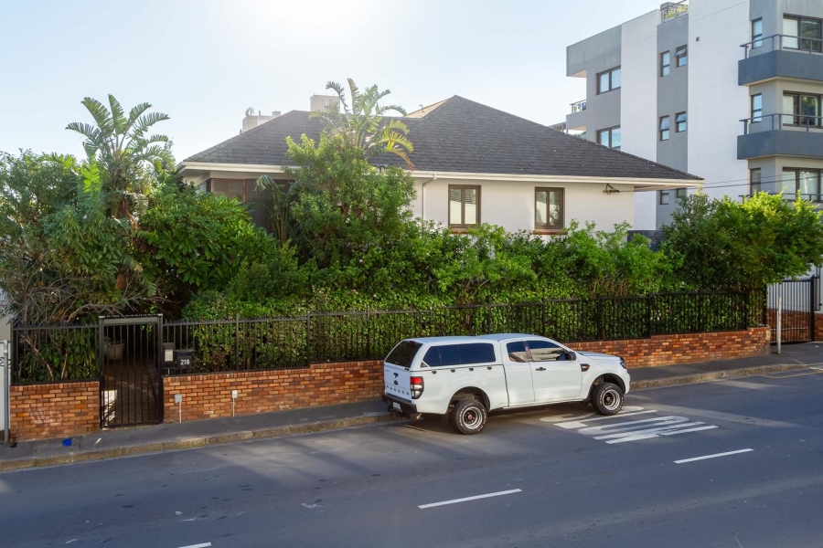 To Let 3 Bedroom Property for Rent in Sea Point Western Cape